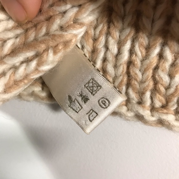 Oversized Pom Pom Winter Hat Beanie Toque - Picture 4 of 4